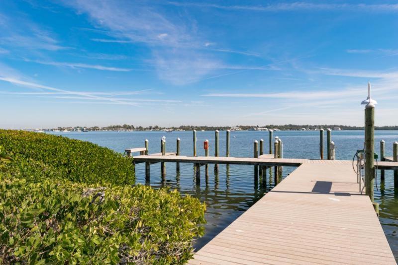 Coquina Moorings Two Bedroom Apartment, 102 Bradenton Beach Bagian luar foto