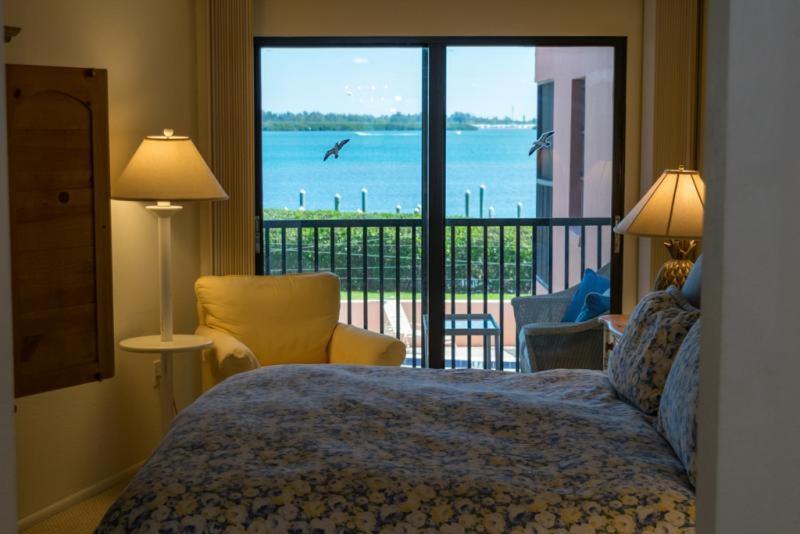 Coquina Moorings Two Bedroom Apartment, 102 Bradenton Beach Bagian luar foto