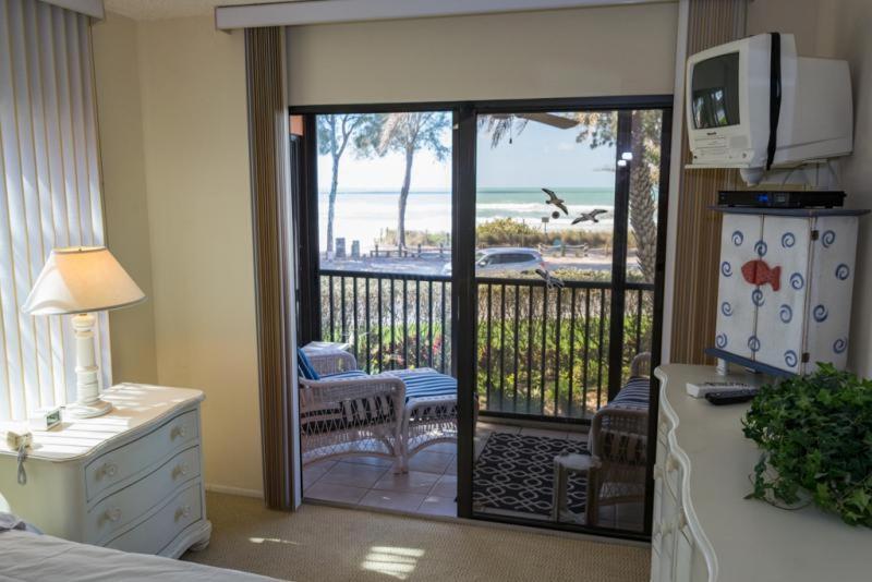 Coquina Moorings Two Bedroom Apartment, 102 Bradenton Beach Bagian luar foto