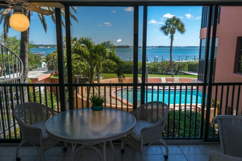 Coquina Moorings Two Bedroom Apartment, 102 Bradenton Beach Bagian luar foto